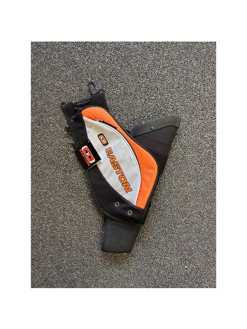 Easton Pro Tour Hip Quiver RH Orange SALE!